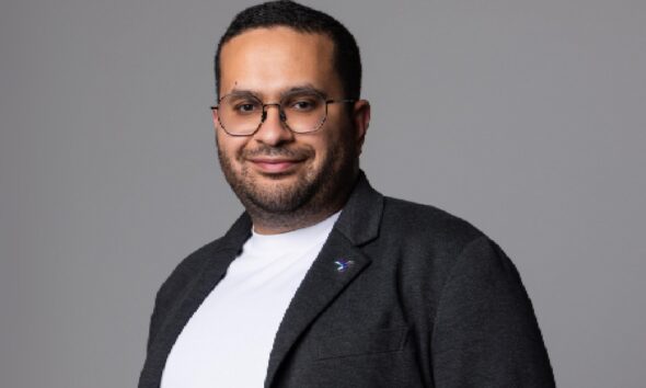 man dressed in black and white